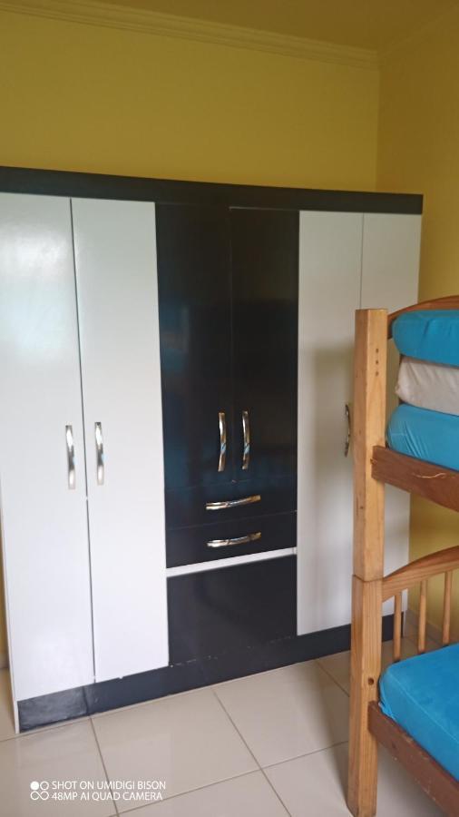 Casa Com Piscina , Churrasqueira, Wi-Fi, Em Rua De Areia A 1Km Da Praia, Bairro Sussegado, Proibido Uso De Som Extremamente Alto Ideal Para Descansar Itanhaém 외부 사진